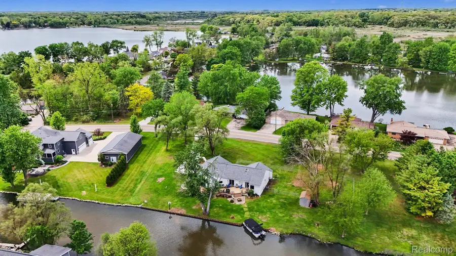 9831 Kress Road, Pinckney, MI 48169 - #2