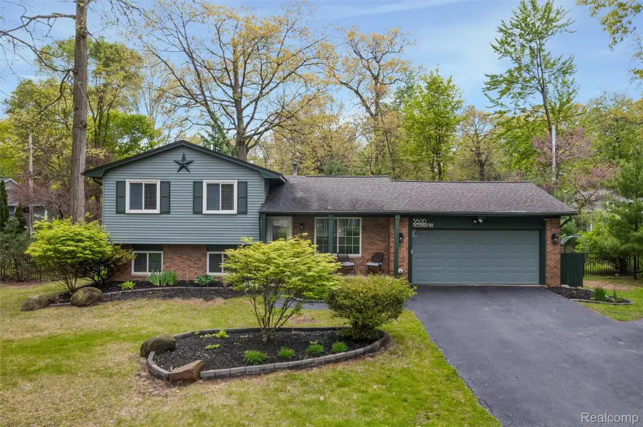 3600 Woodview Avenue, West Bloomfield, MI 48324 - #2