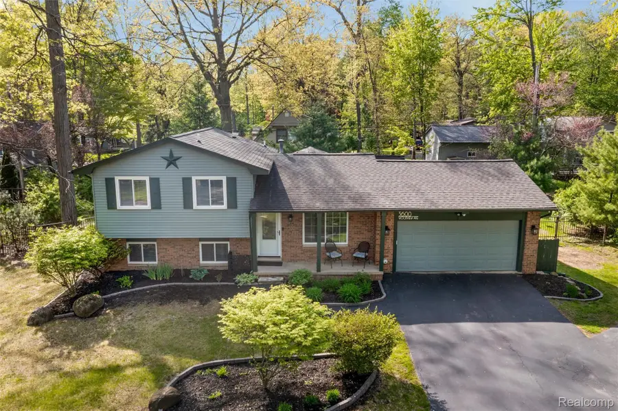 3600 Woodview Avenue, West Bloomfield, MI 48324 - #3