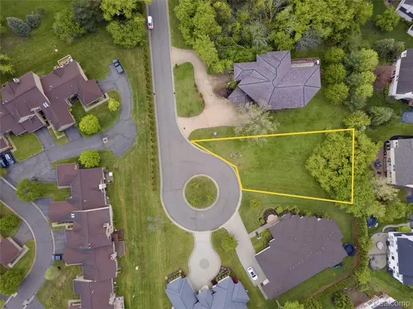 5057 Karachi Street, WestBloomfield, MI 48322