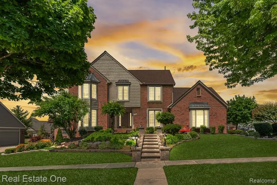 6595 Edith Court, Troy, MI 48085 - #2