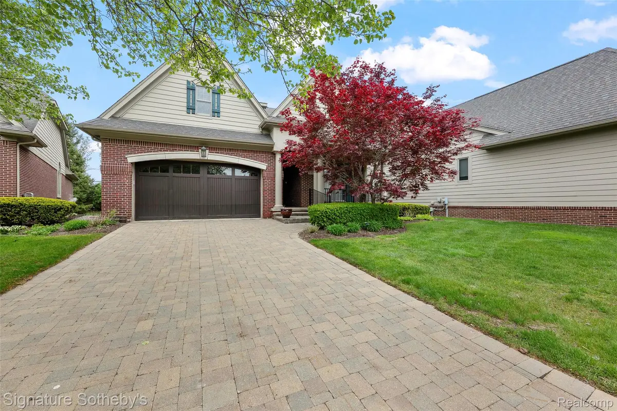 5375 Pembrooke Crossing Court, West Bloomfield, MI 48322 - #1