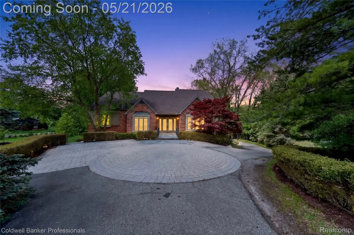 2076 Shore Hill Court, West Bloomfield, MI 48323 - #1