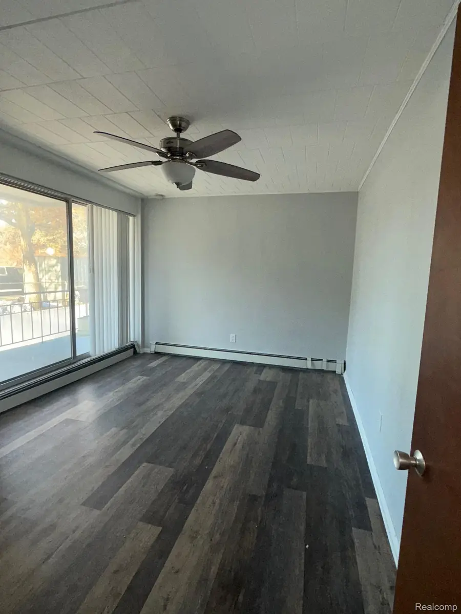 8300 E Jefferson Avenue #107, Detroit, MI 48214 - #3