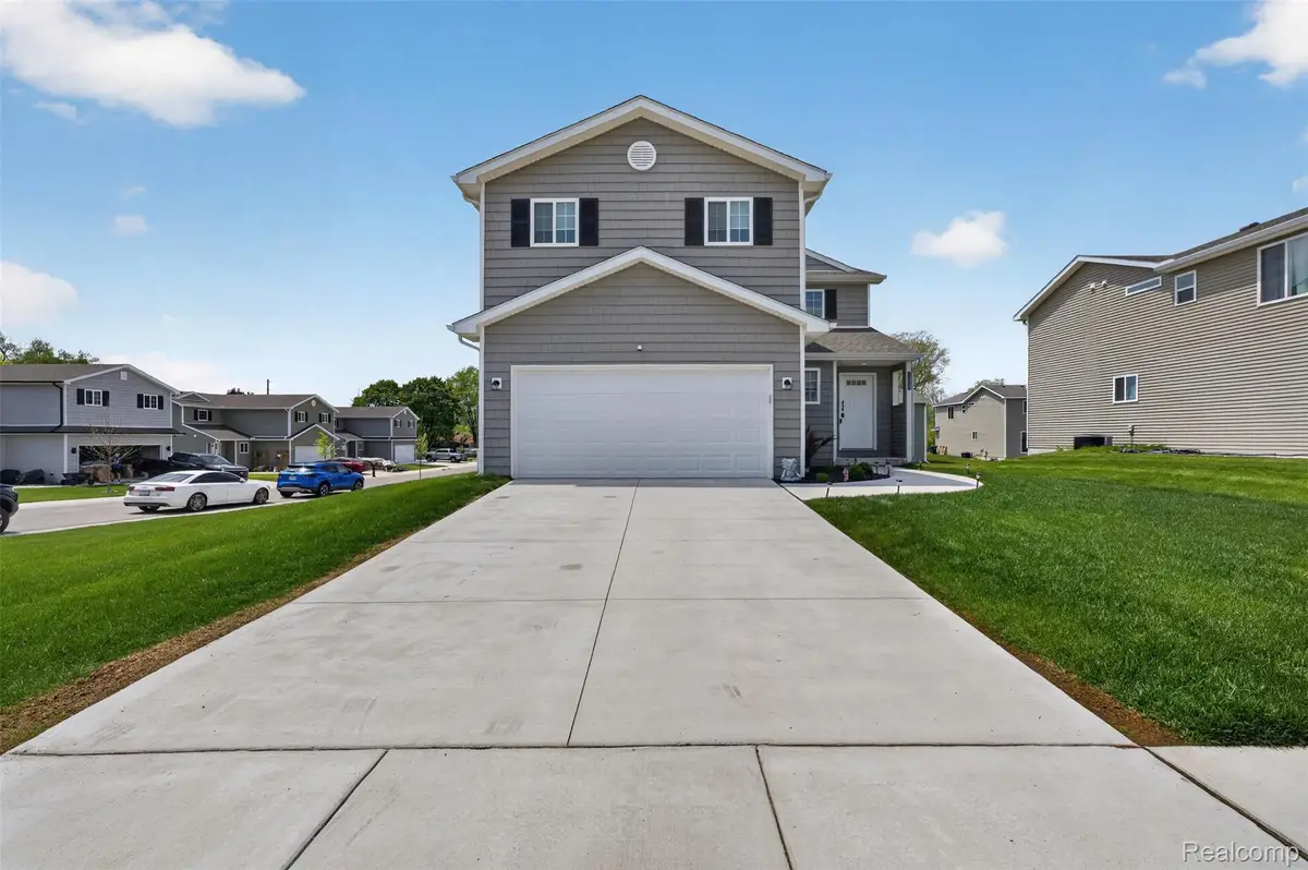 3969 Lotus Landing Circle, Waterford, MI 48329 - #1