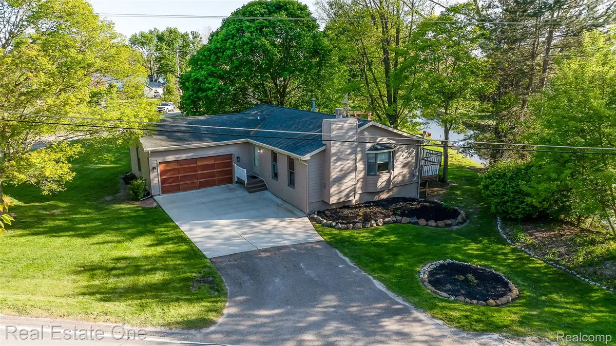 8402 Scotia, Pinckney, MI 48169 - #1