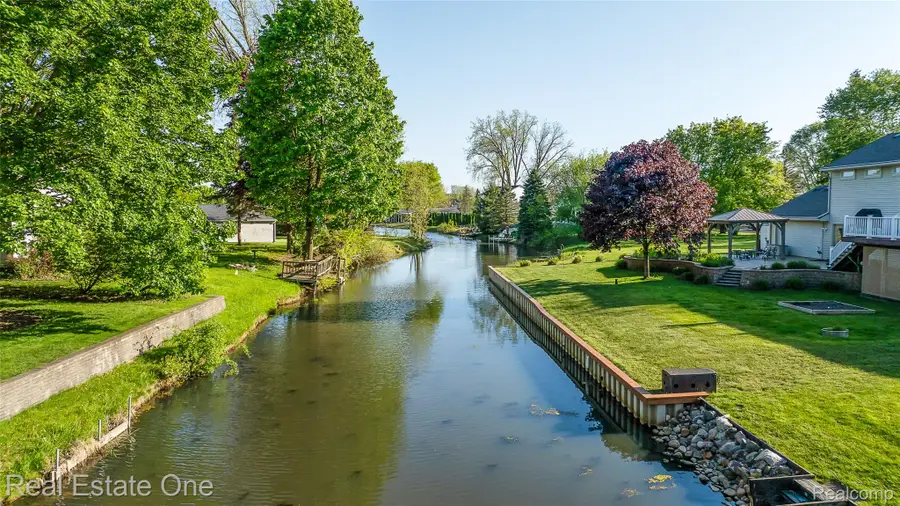8402 Scotia, Pinckney, MI 48169 - #2