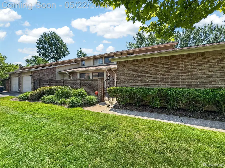2853 Trailwood Drive, Rochester Hills, MI 48309 - #2