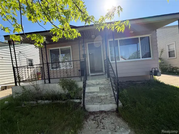 5698 Greenview Avenue, Detroit, MI 48228