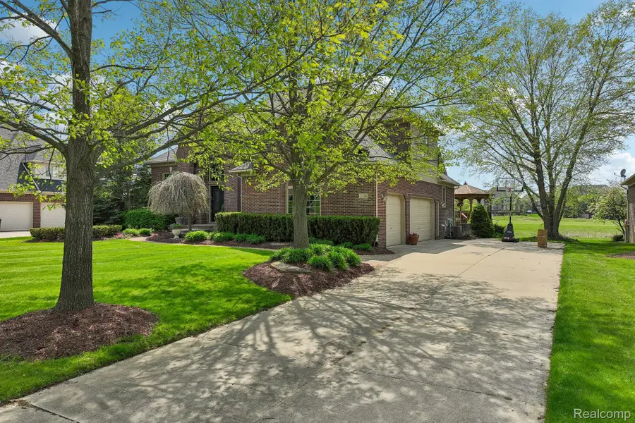 2738 Pebble Beach Drive, Oakland, MI 48363 - #2