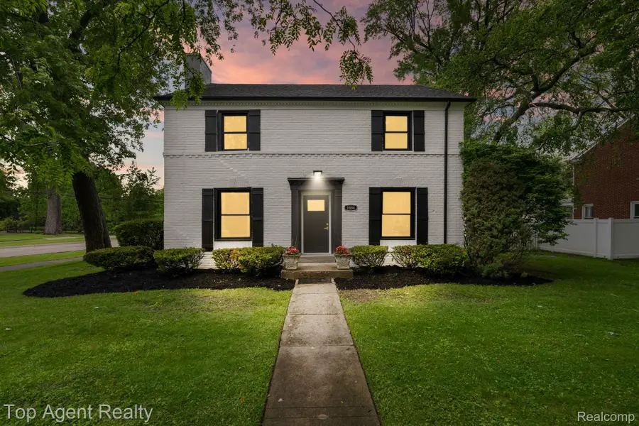 1894 Broadstone Road, Grosse Pointe Woods, MI 48236 - #2
