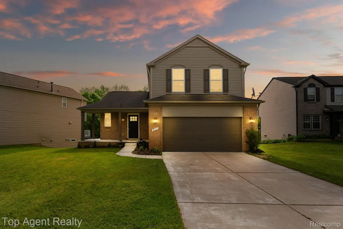 907 Deer Valley Road, Holly, MI 48442 - #1