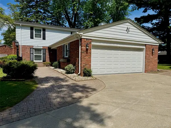 38552 Macintosh Court, ClintonTownship, MI 48036