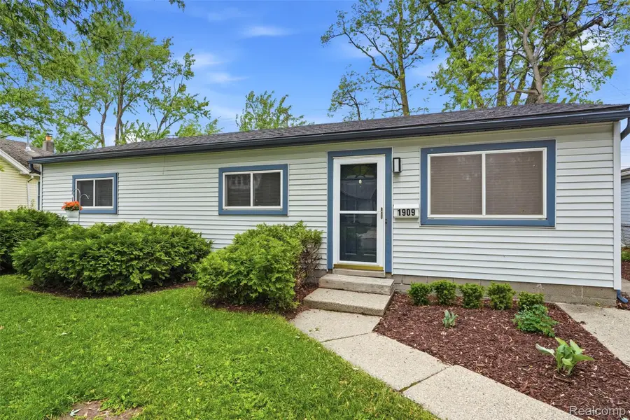 1909 E Troy Street, Ferndale, MI 48220 - #2