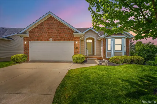 1171 Creekside Court, Burton, MI 48509