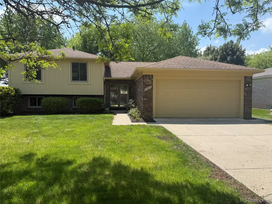 45429 Brunswick Drive, Canton, MI 48187 - #2