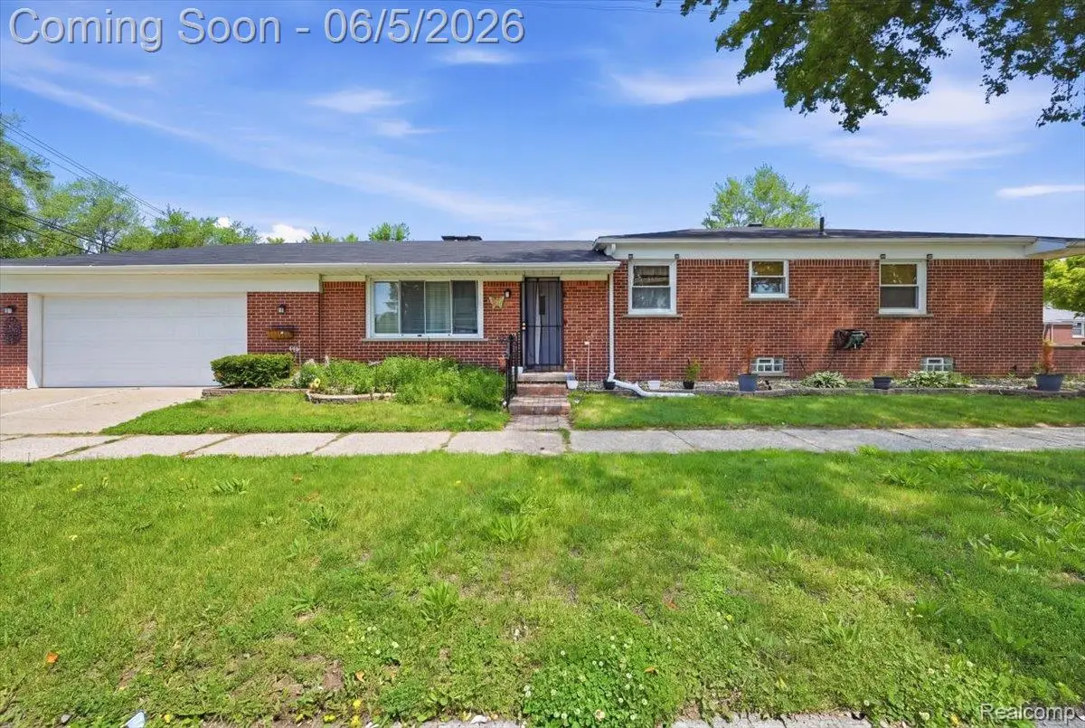 8271 Arnold Street, Dearborn Heights, MI 48127 - #1