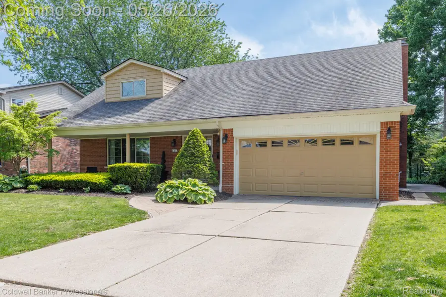 1387 Edmundton Drive, Grosse Pointe Woods, MI 48236 - #2