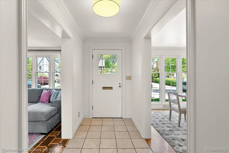 73 Meadow Lane, Grosse Pointe Farms, MI 48236 - #3