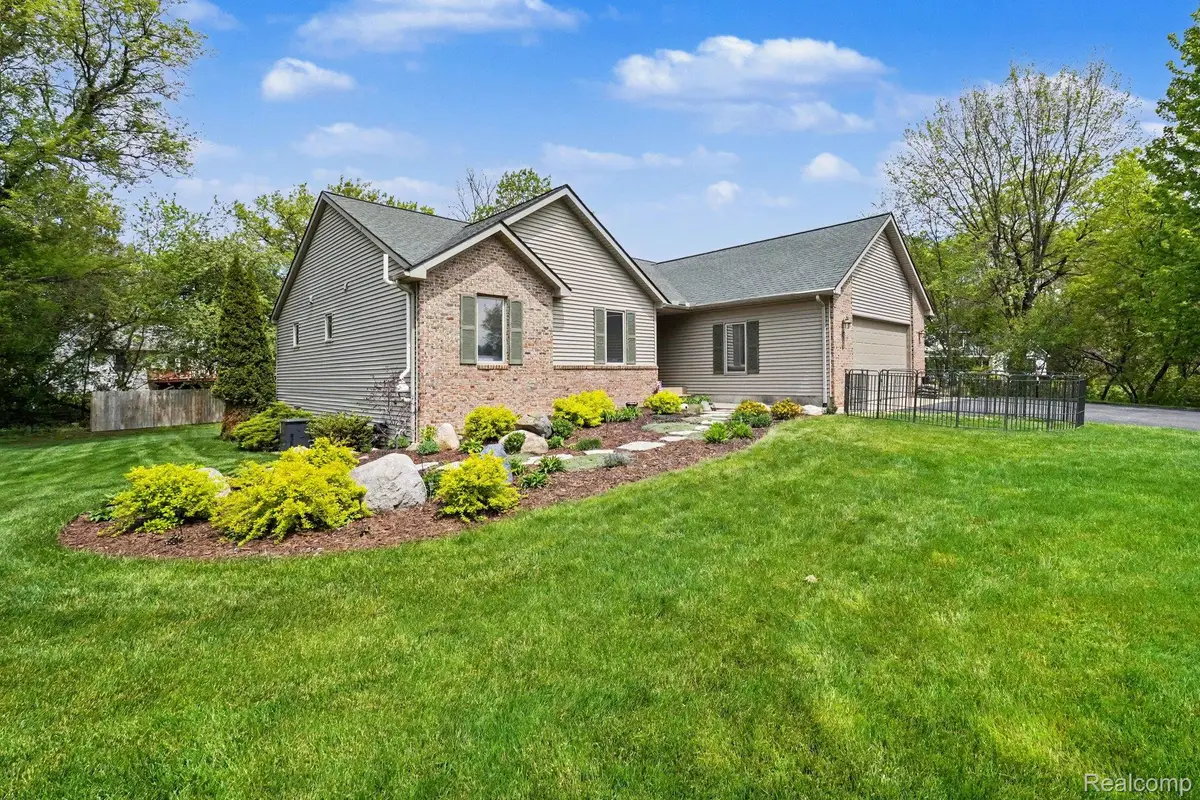 9268 Erin Court, Davisburg, MI 48350 - #1