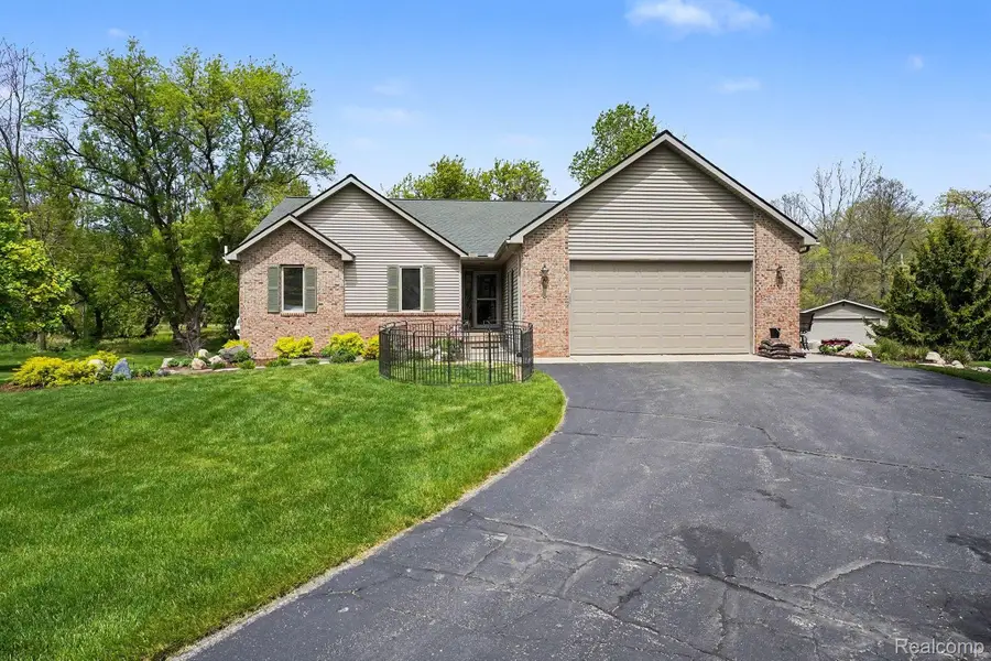 9268 Erin Court, Davisburg, MI 48350 - #2