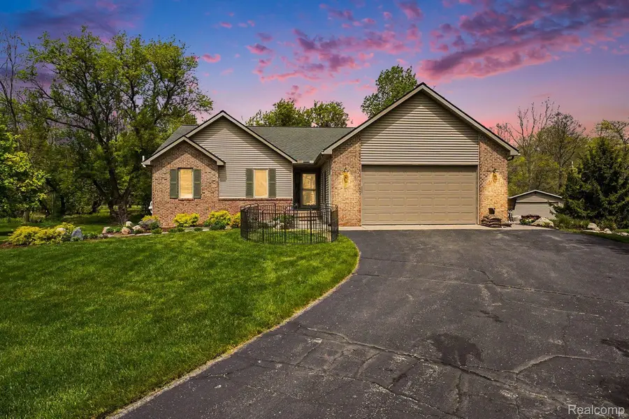 9268 Erin Court, Davisburg, MI 48350 - #3