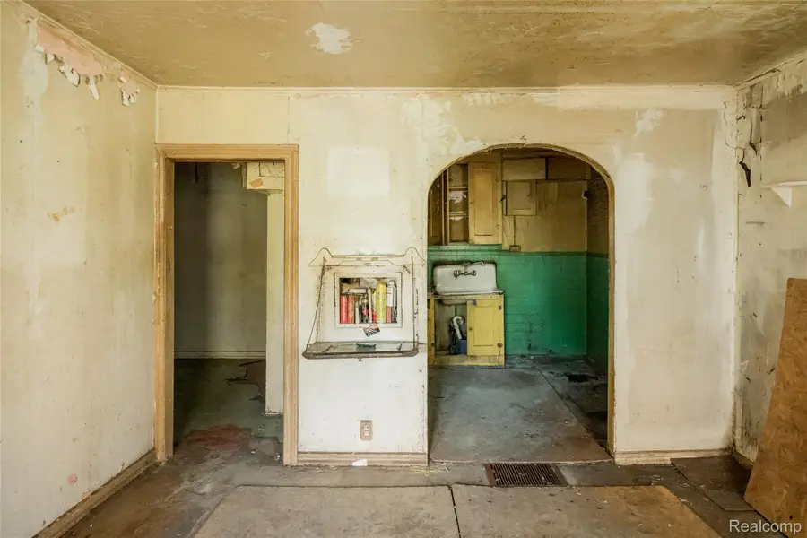 2561 Beals Street, Detroit, MI 48214 - #3