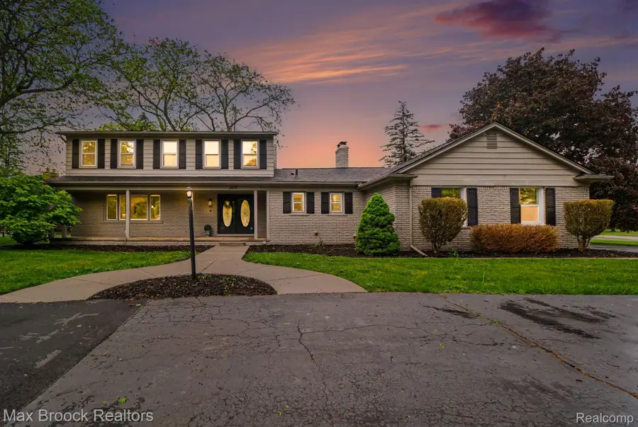 2808 Donegal Drive, Troy, MI 48098 - #3