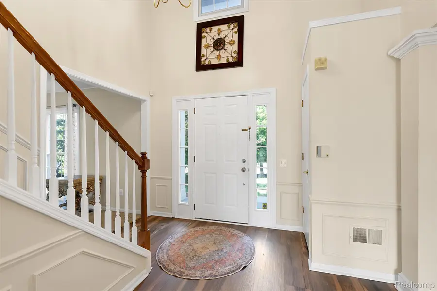 1853 Midchester Drive, West Bloomfield, MI 48324 - #2
