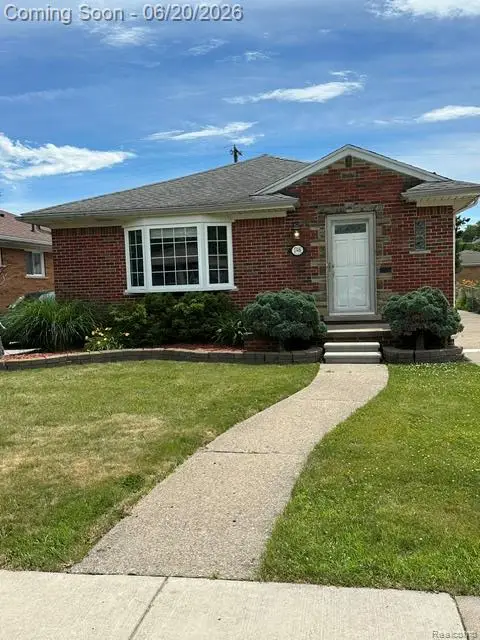 17416 Veronica Avenue, Eastpointe, MI 48021 - #2