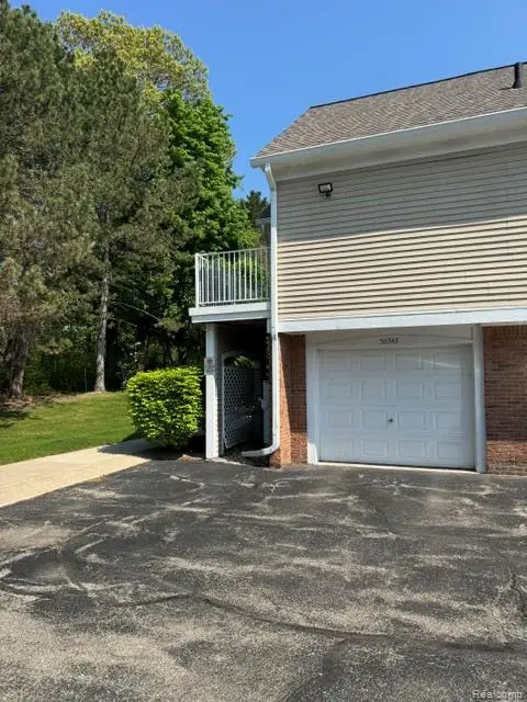 56543 Scotland Boulevard, Utica, MI 48316 - #1