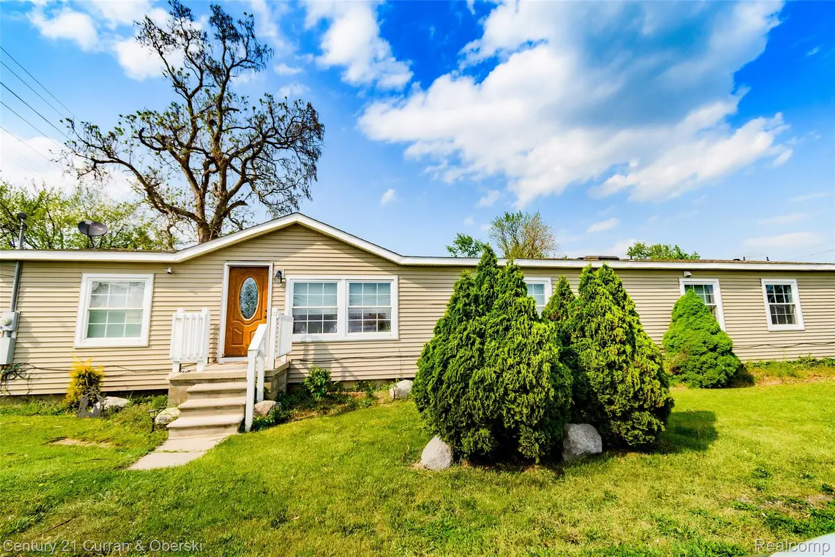 13045 Strong Boulevard, South Rockwood, MI 48179 - #1