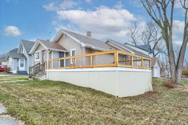 2127 Kenneth Street, Burton, MI 48529