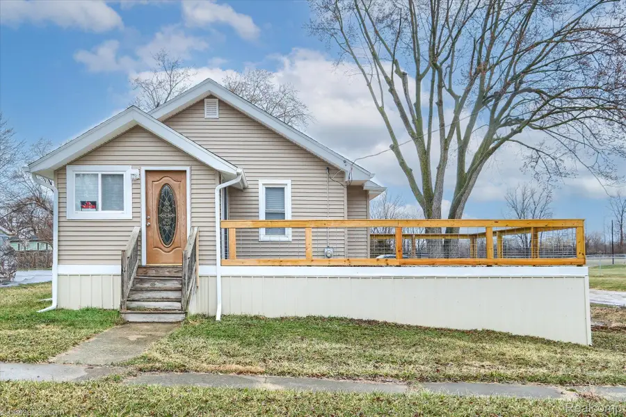 2127 Kenneth Street, Burton, MI 48529 - #2