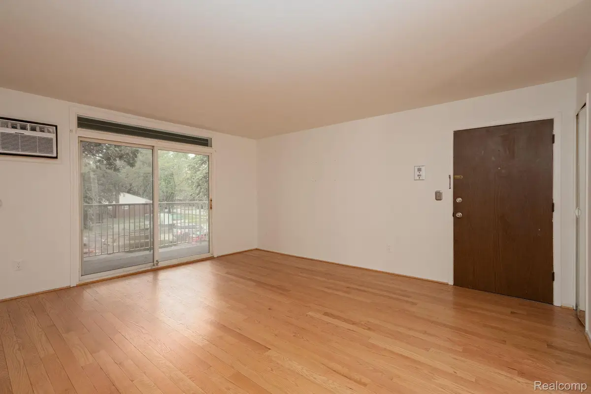 4909 Crooks Road #D4, Royal Oak, MI 48073 - #1