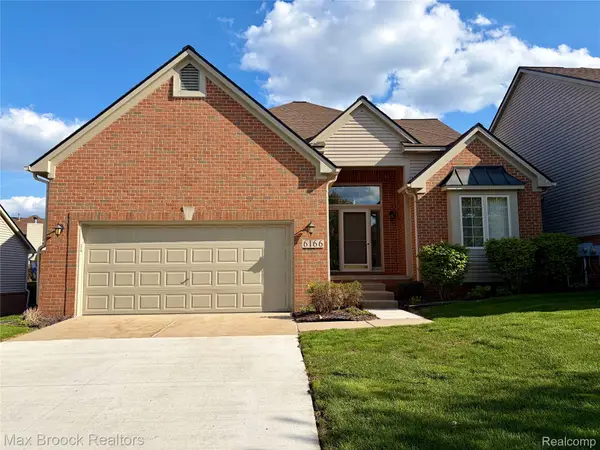 6166 Lochmore Drive, CommerceTwp, MI 48382
