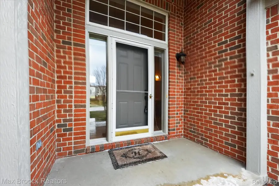 6166 Lochmore Drive, Commerce Township, MI 48382 - #3