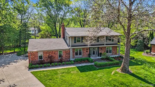 23049 Nottingham Drive, BeverlyHills, MI 48025