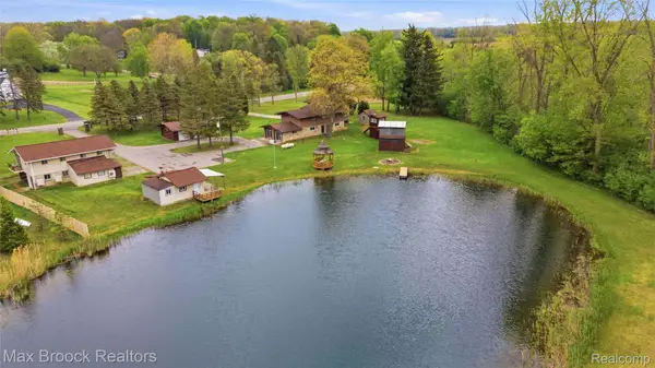 1392 Maple Grove Road, Lapeer, MI 48446