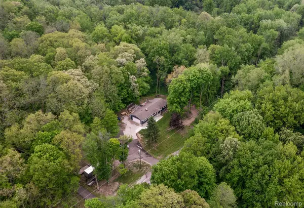 7566 Curtis Road, Northville, MI 48168
