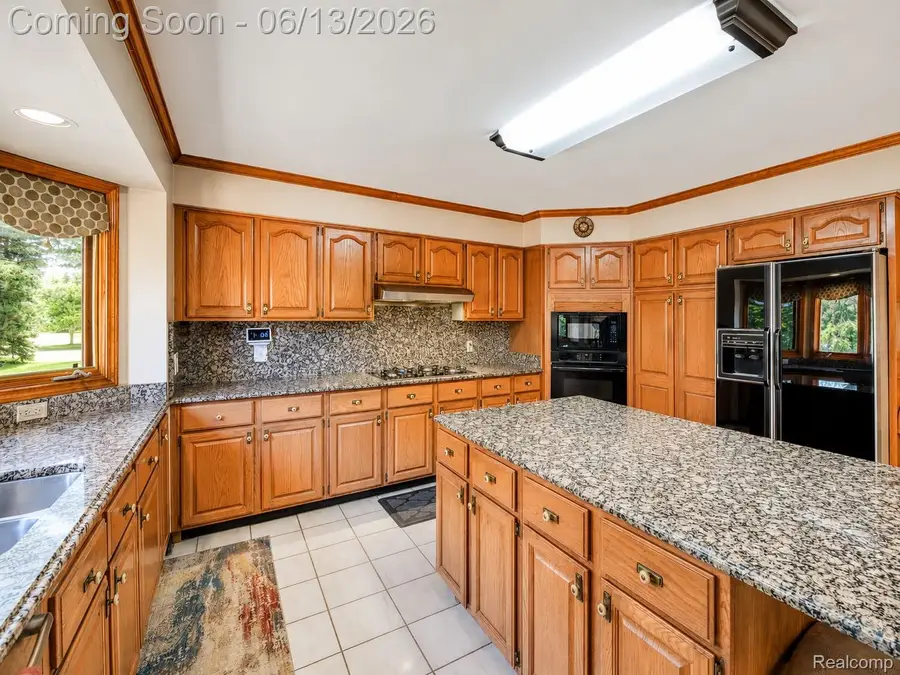 29342 Strathmore Drive, Farmington, MI 48331 - #3