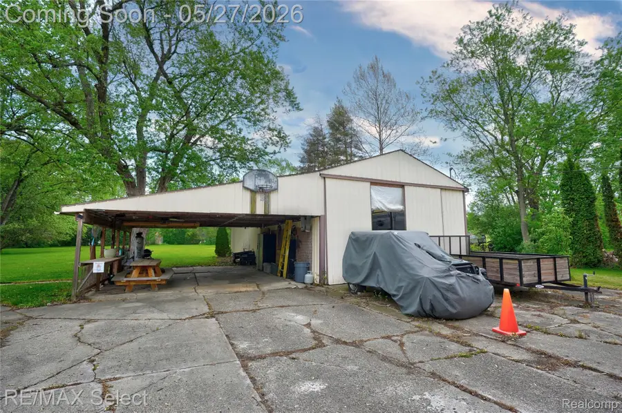 6361 Fenton Road, Grand Blanc, MI 48507 - #2