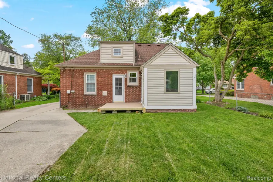 9924 Arden Street, Livonia, MI 48150 - #3