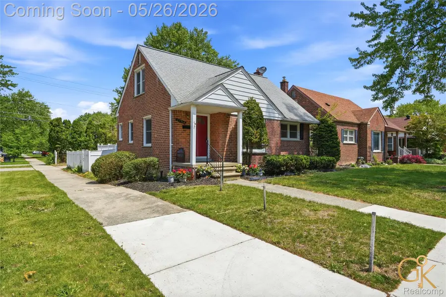 27564 W Chicago Street, Livonia, MI 48150 - #2