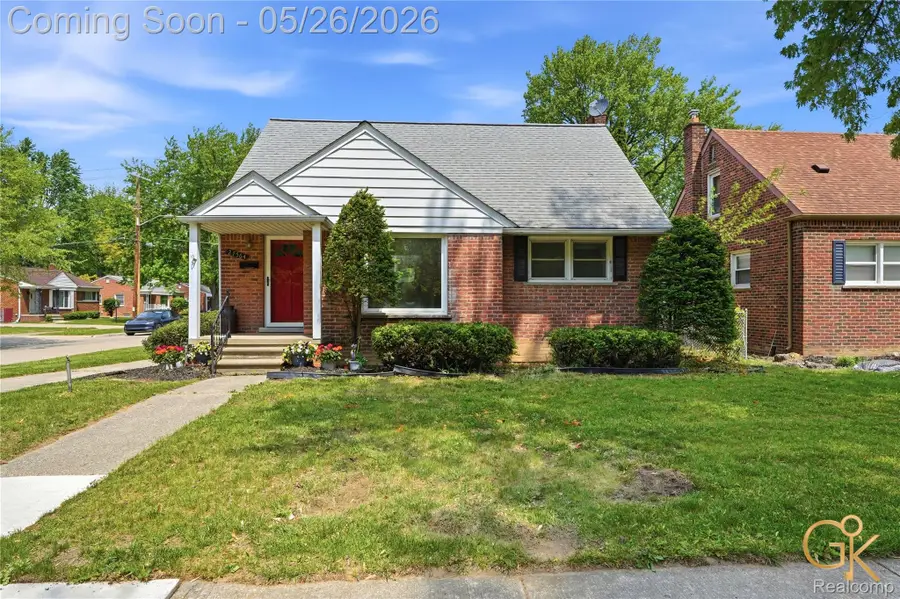 27564 W Chicago Street, Livonia, MI 48150 - #3