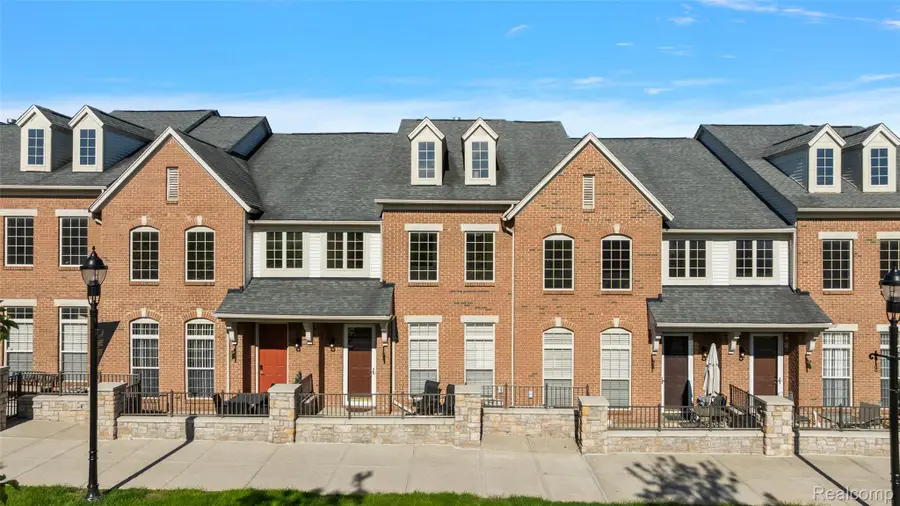 13 N N Squirrel Road, Auburn Hills, MI 48326 - #2