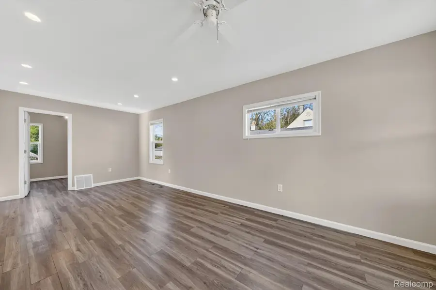 453 Manatee Avenue, Hazel Park, MI 48030 - #3