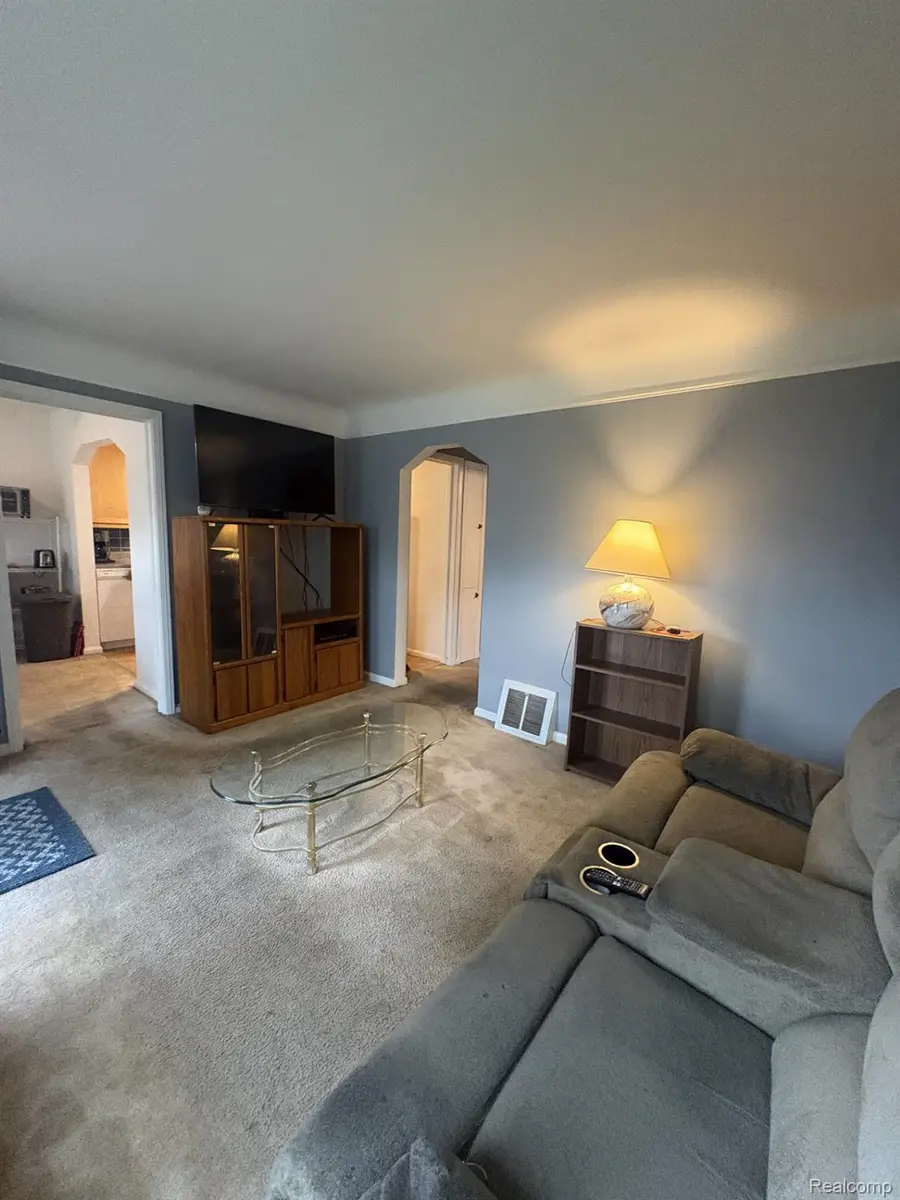 21555 Panama Avenue, Warren, MI 48091 - #3
