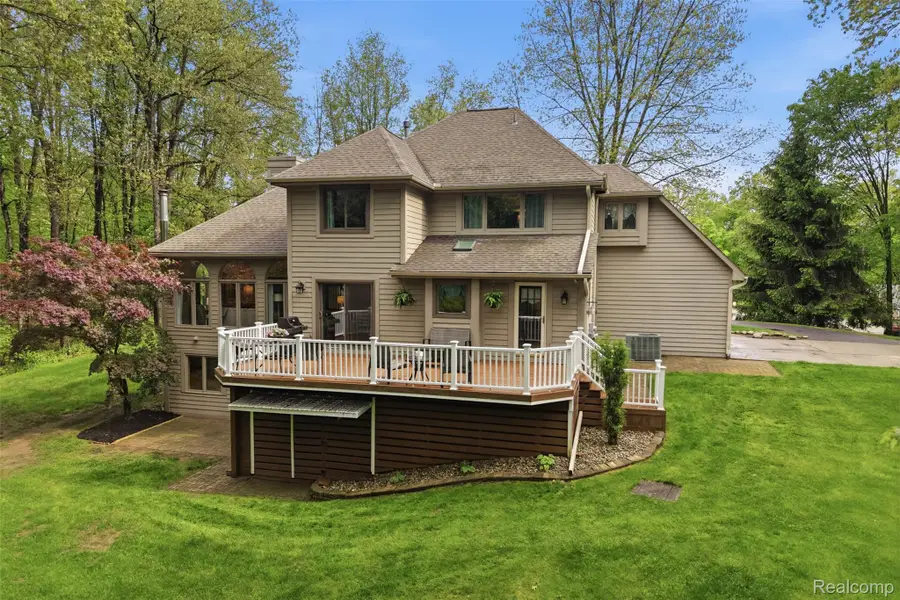 8235 Ironwood Drive, Pinckney, MI 48169 - #2