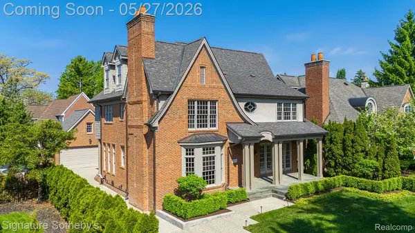555 Baldwin Court, Birmingham, MI 48009